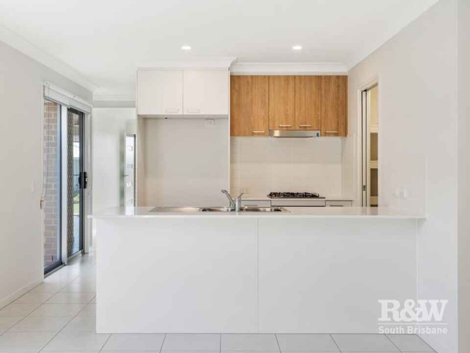 16 Aster Street Dakabin
