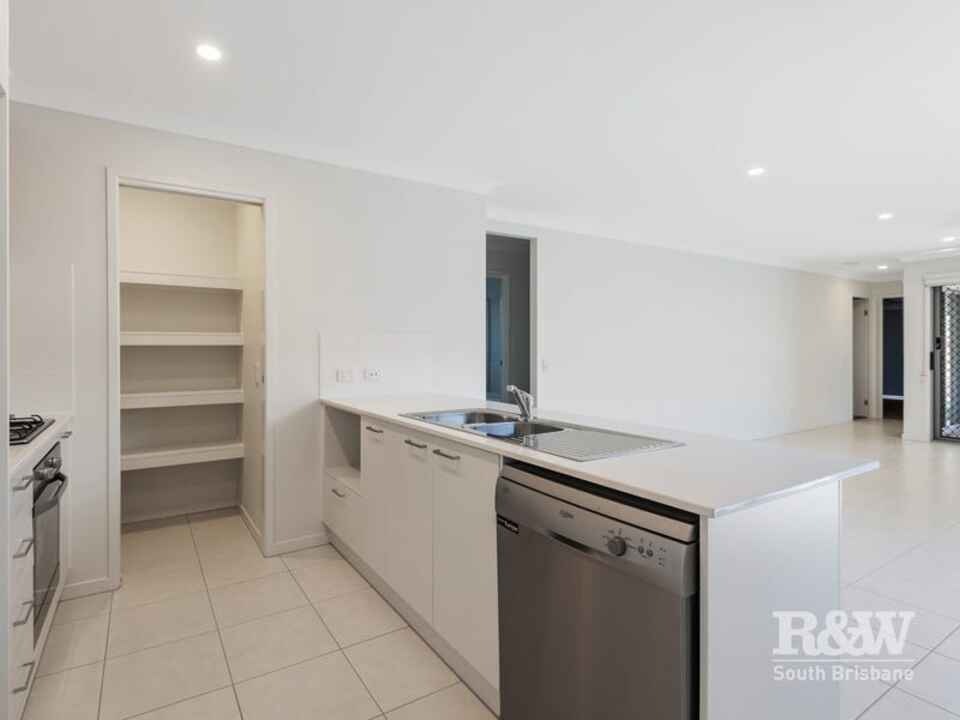 16 Aster Street Dakabin