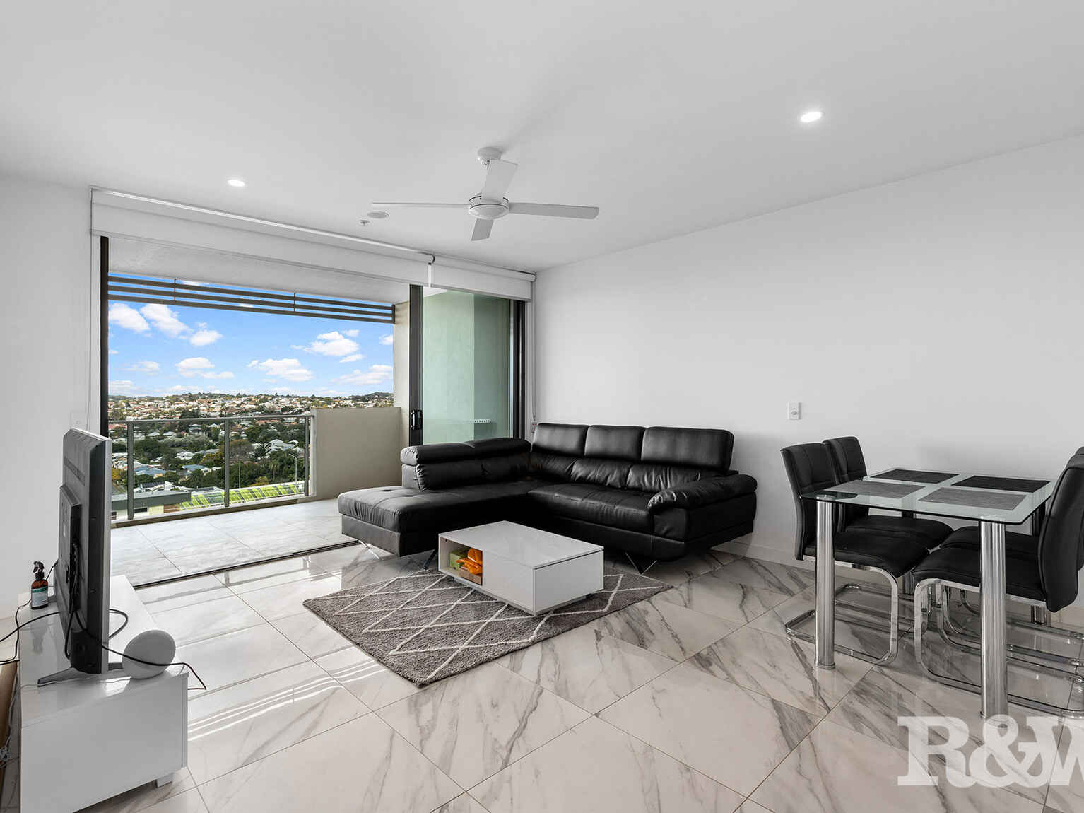 902/70 Carl Street Woolloongabba