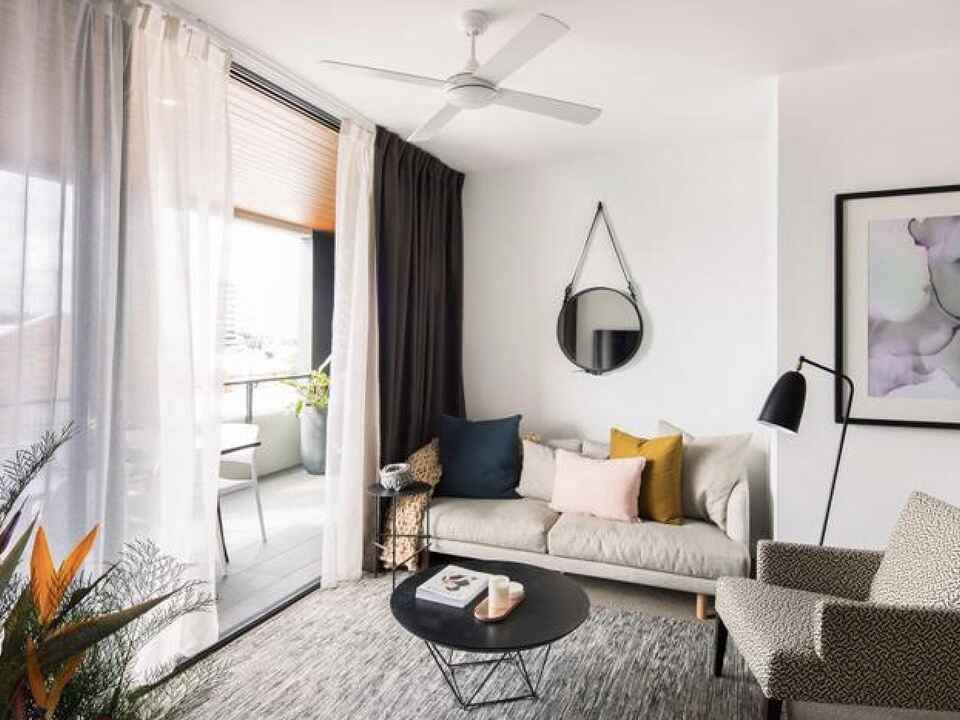 1608/4 Hubert Street Woolloongabba