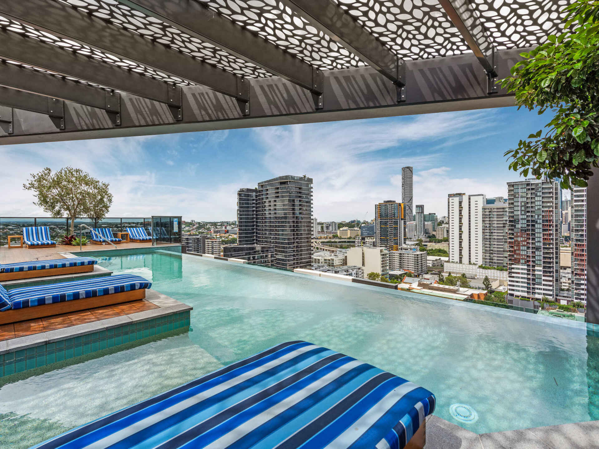 1109/4 Edmondstone Street South Brisbane