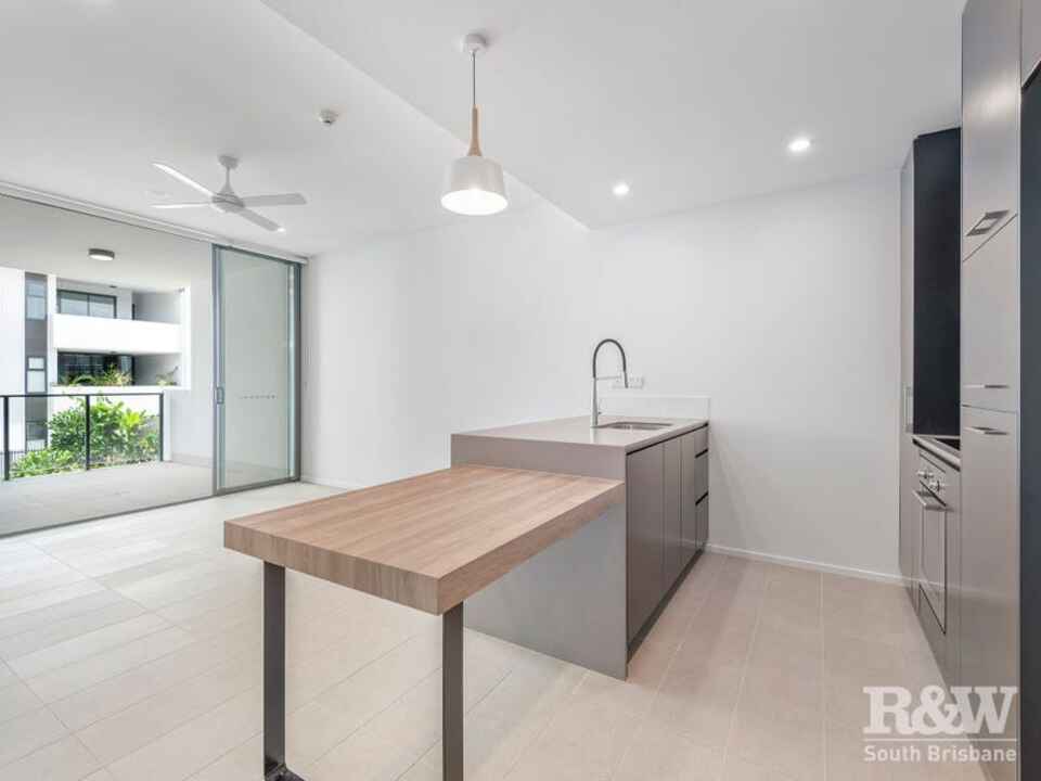2214/30 Johnston Street Bulimba