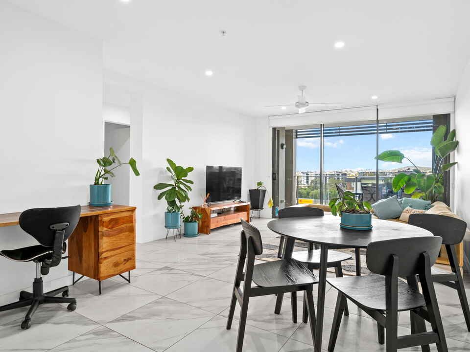 502/70 Carl Street Woolloongabba