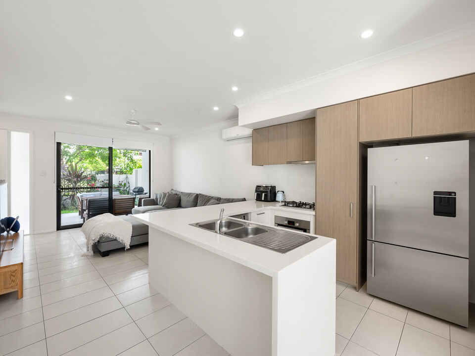 24 Mayfair Lane Hope Island