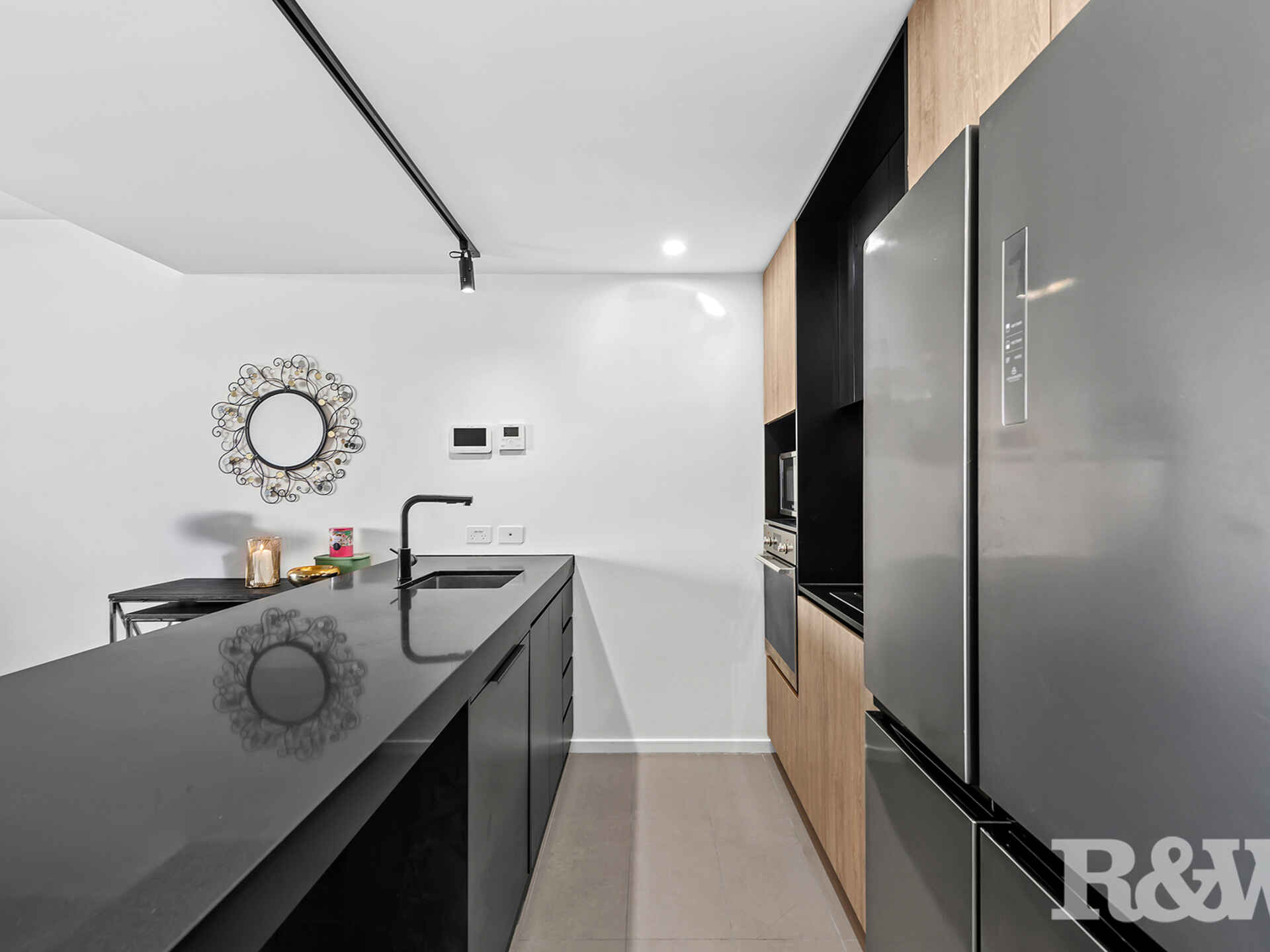 308/19 Deshon Street Woolloongabba