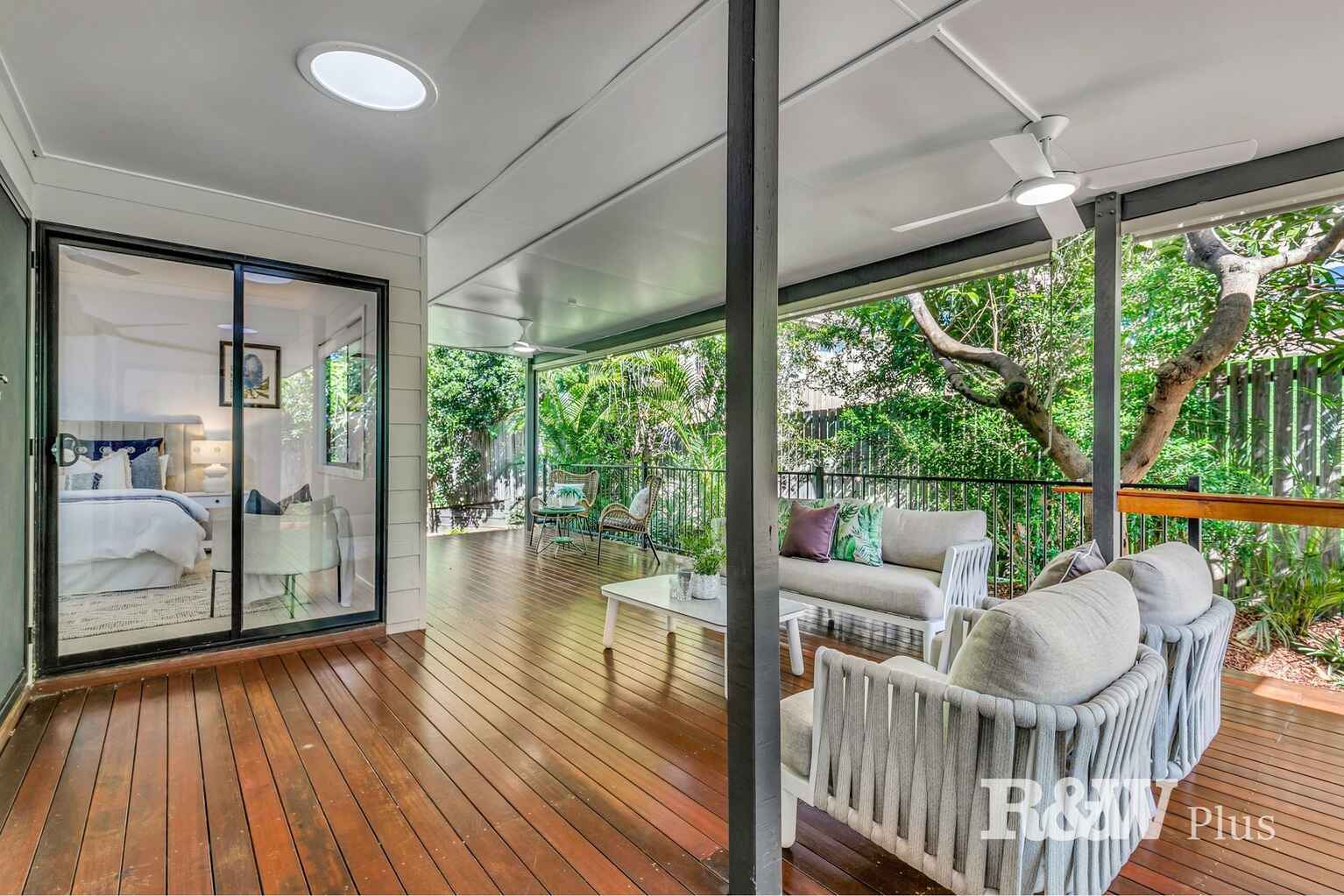 22 Parkway Place Kenmore