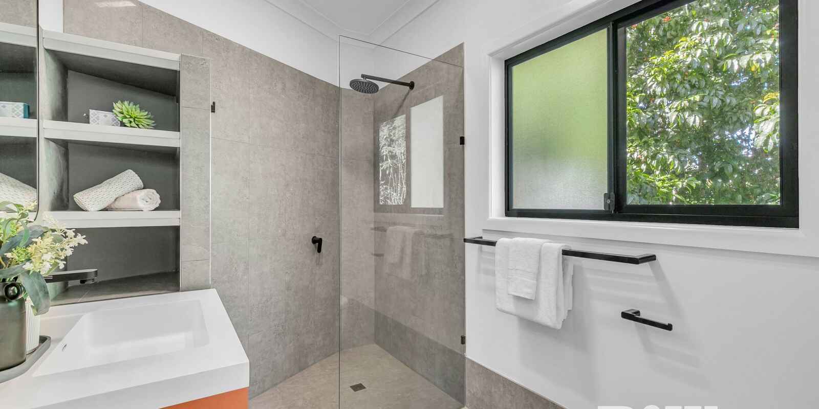 22 Parkway Place Kenmore