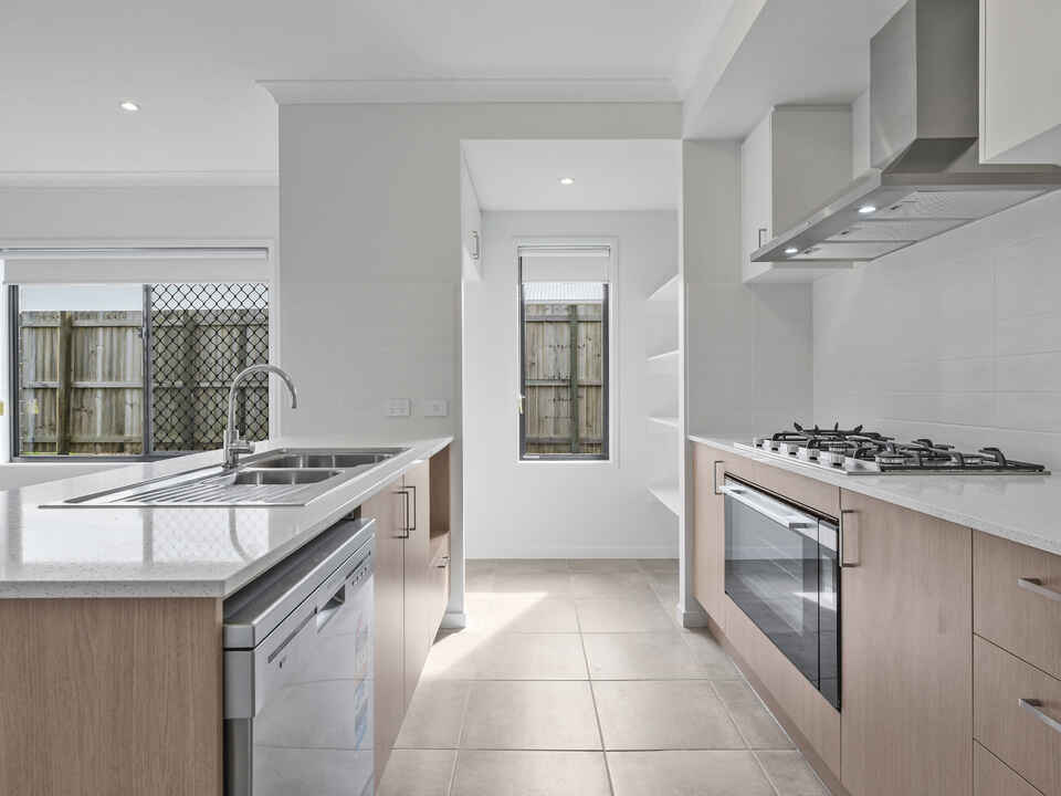 6 Fitzgerald Court Redland Bay