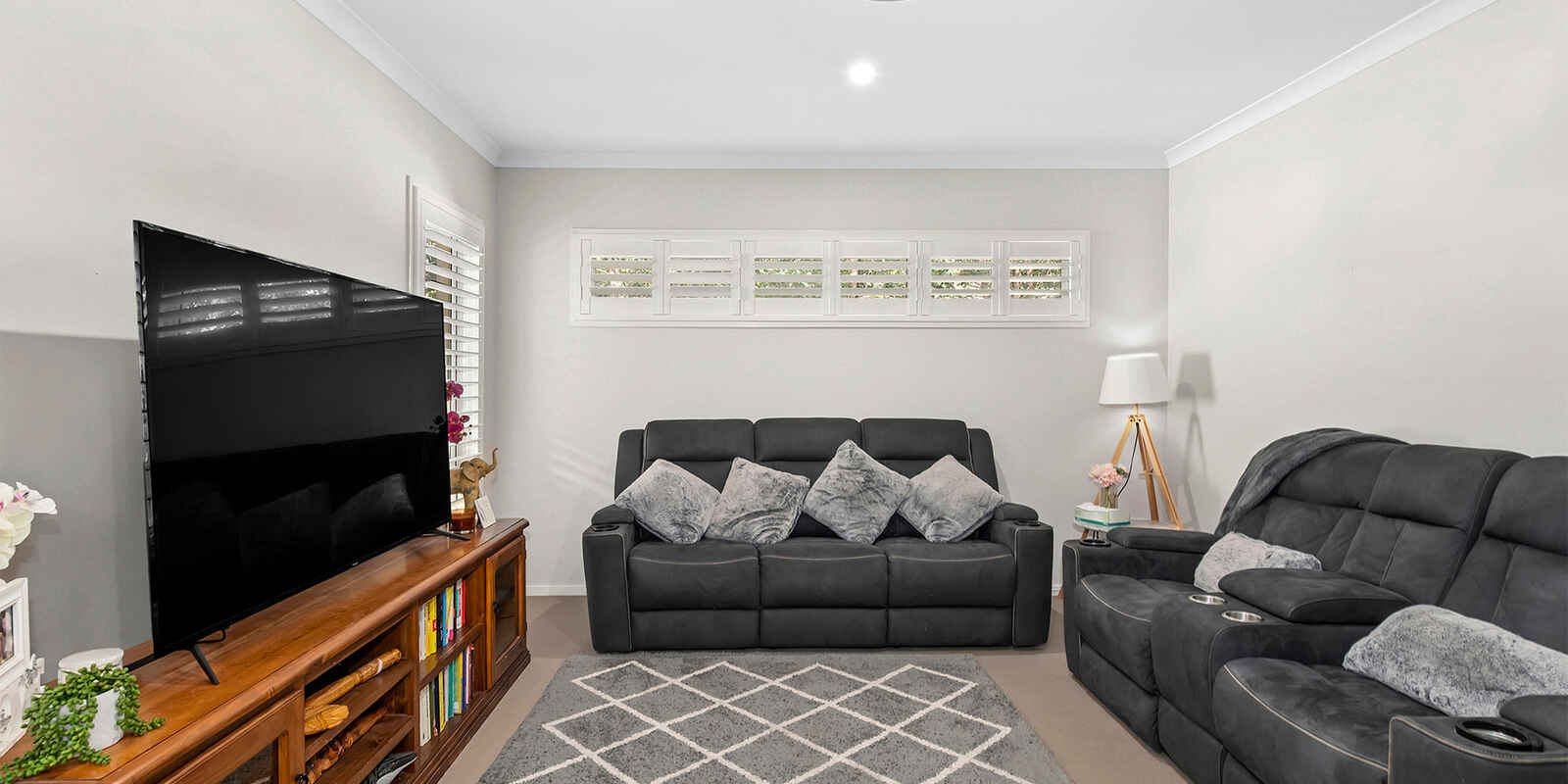 2 Poppy Place The Gap