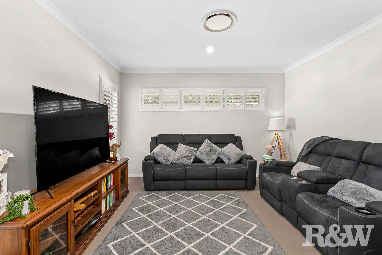 2 Poppy Place The Gap