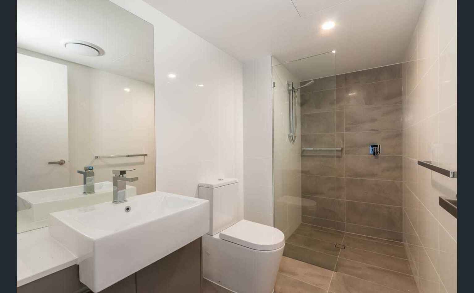 902/45 Wellington Road East Brisbane