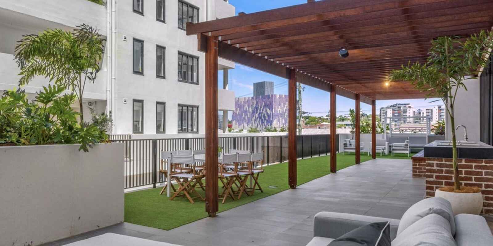 902/45 Wellington Road East Brisbane