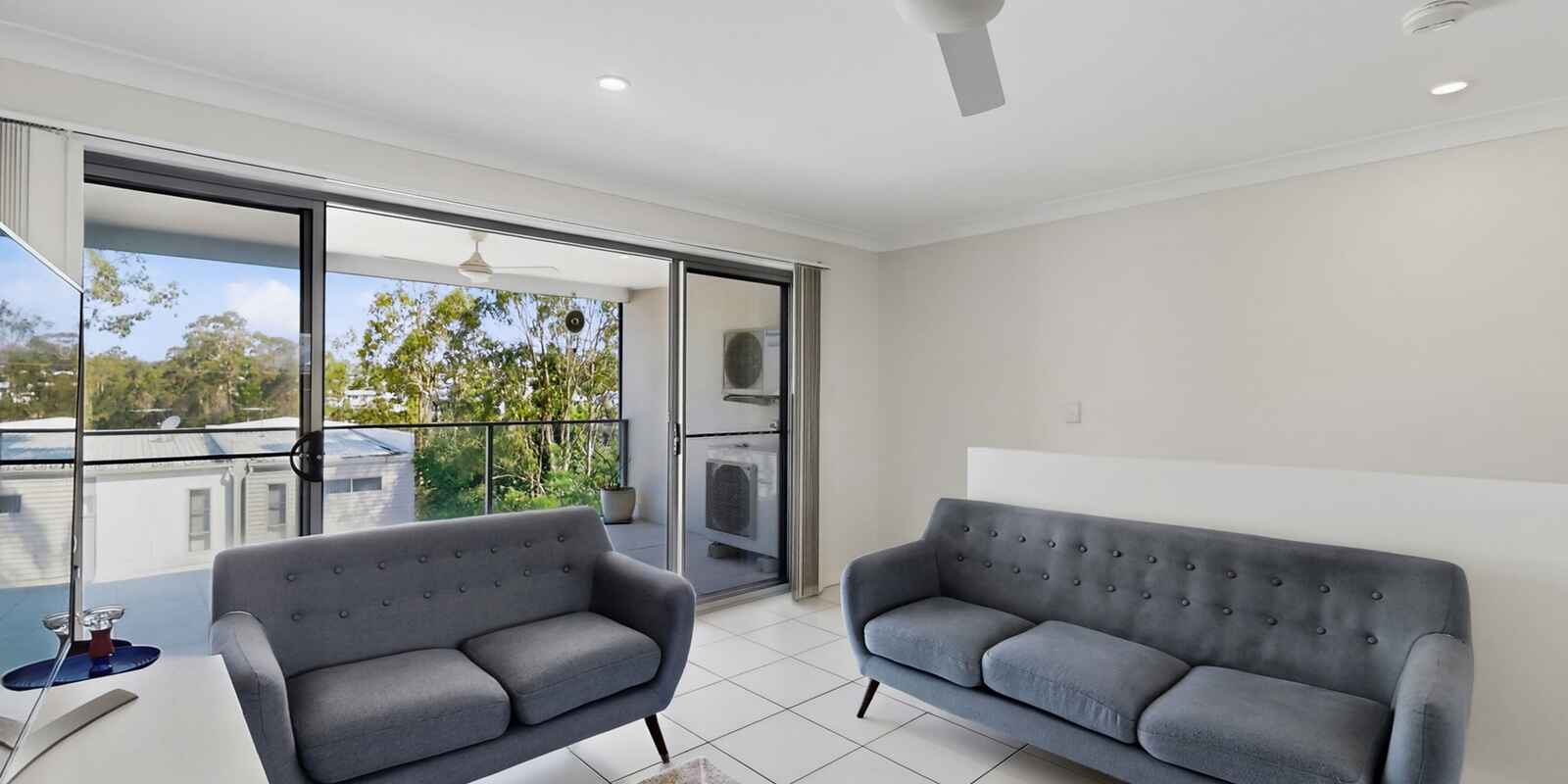 2/84 The Promenade Springfield Lakes