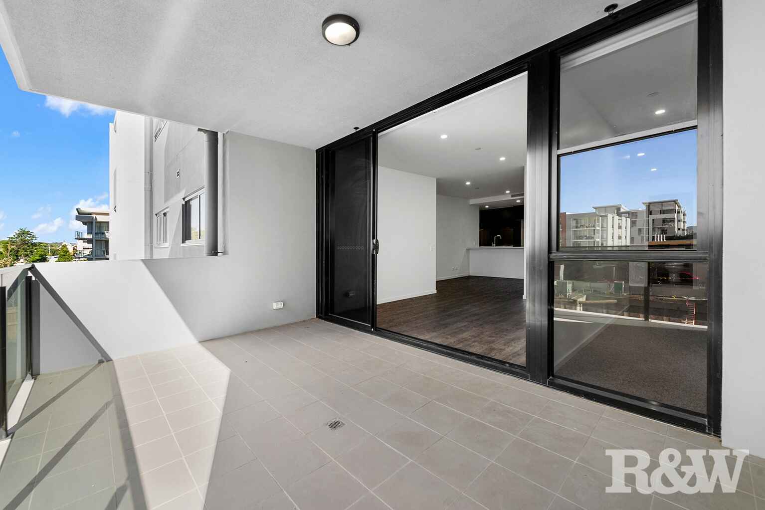 906/28 Wolseley Street Woolloongabba