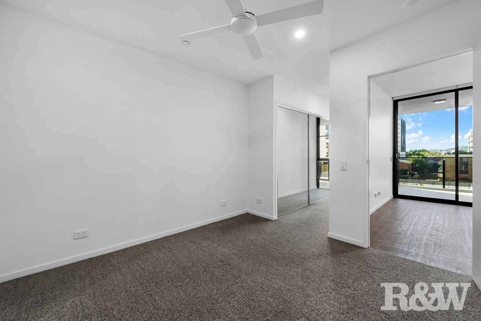 906/28 Wolseley Street Woolloongabba