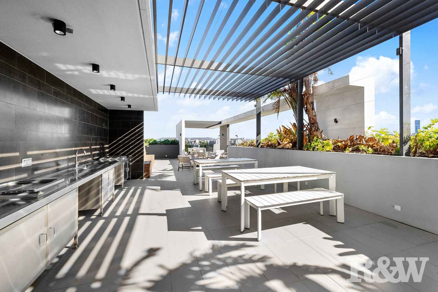 906/28 Wolseley Street Woolloongabba