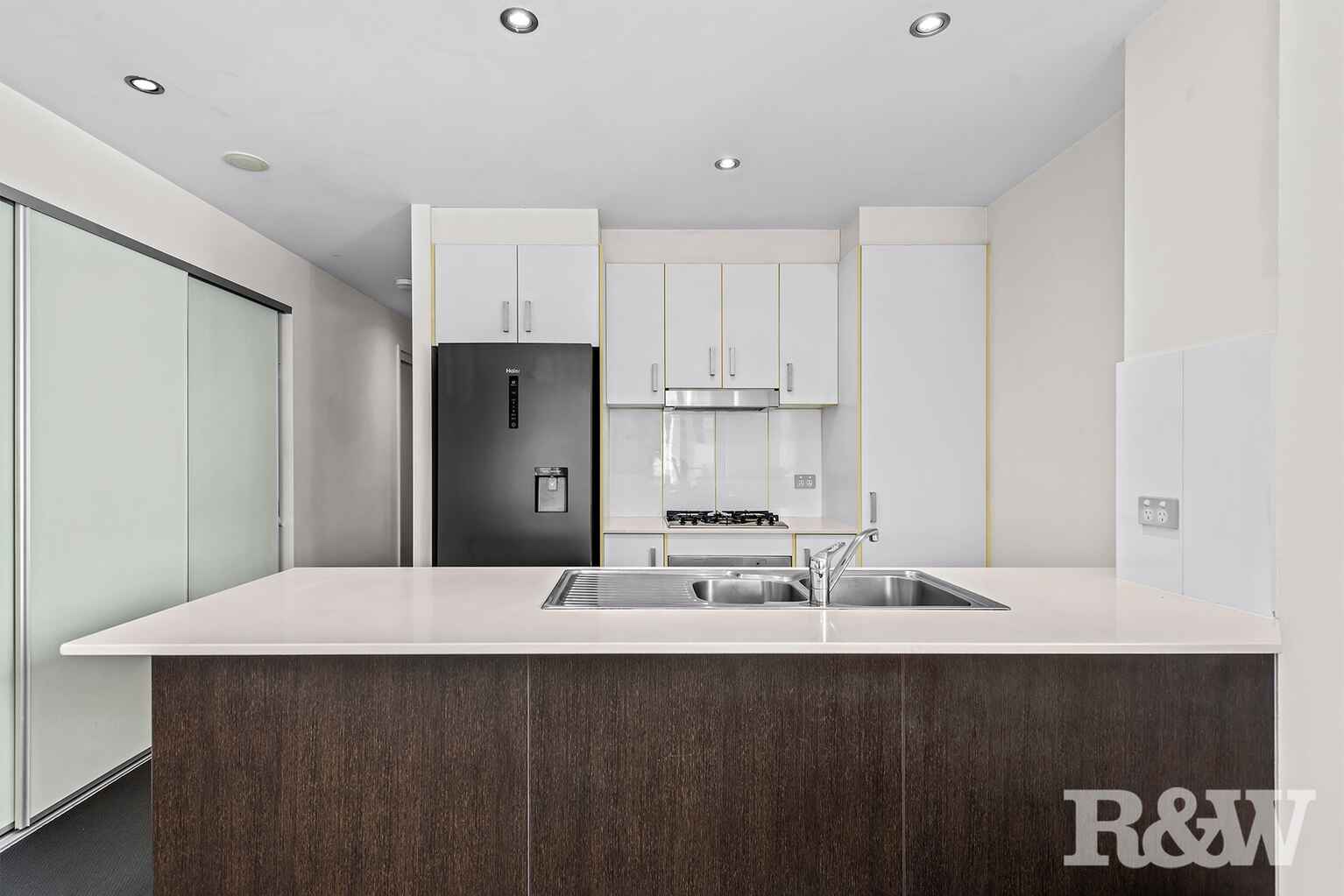 43/28 Ferry Road West End