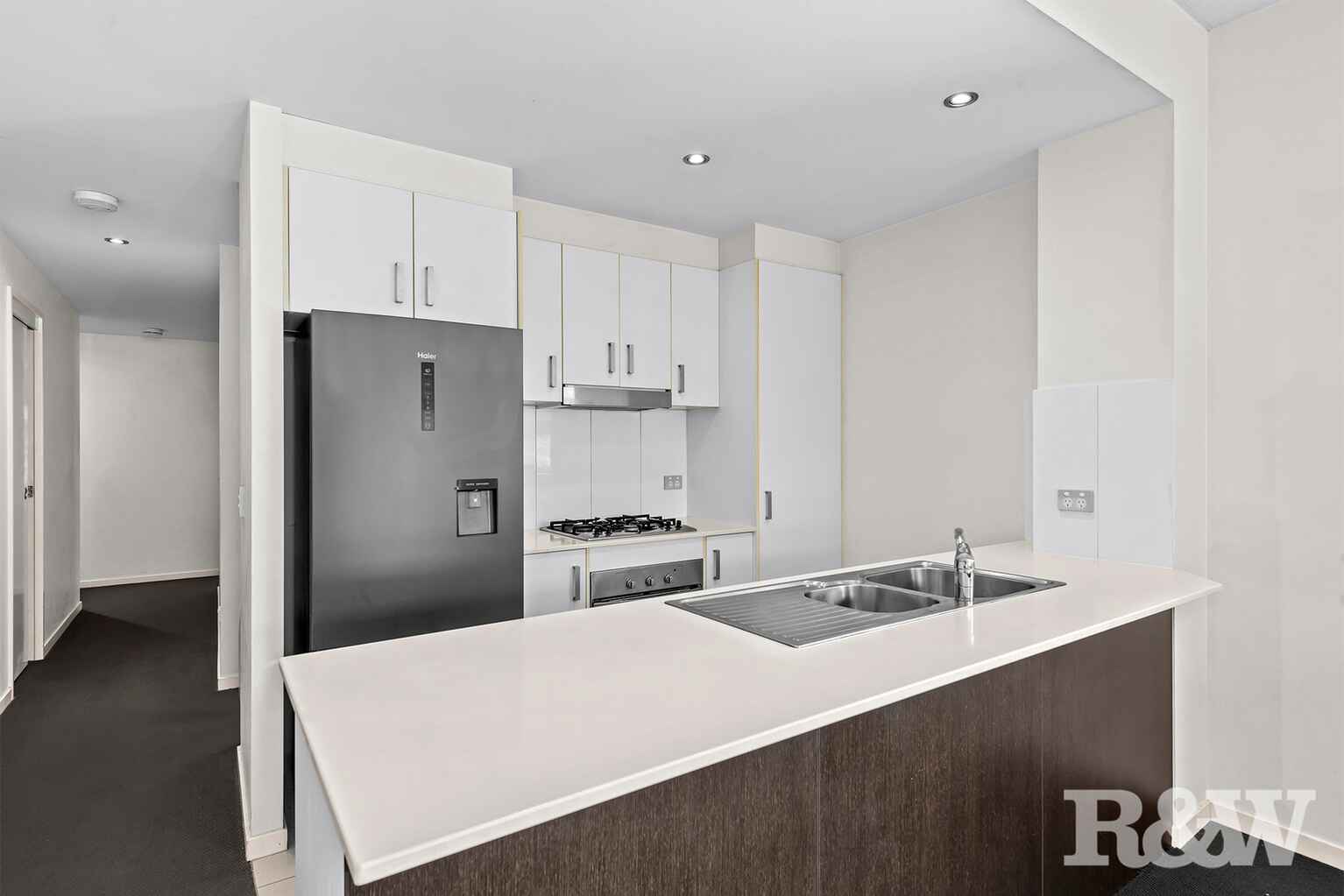 43/28 Ferry Road West End