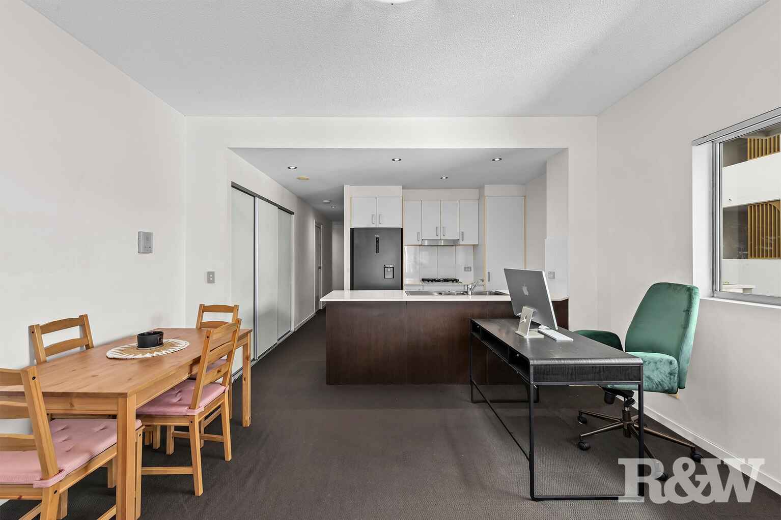 43/28 Ferry Road West End