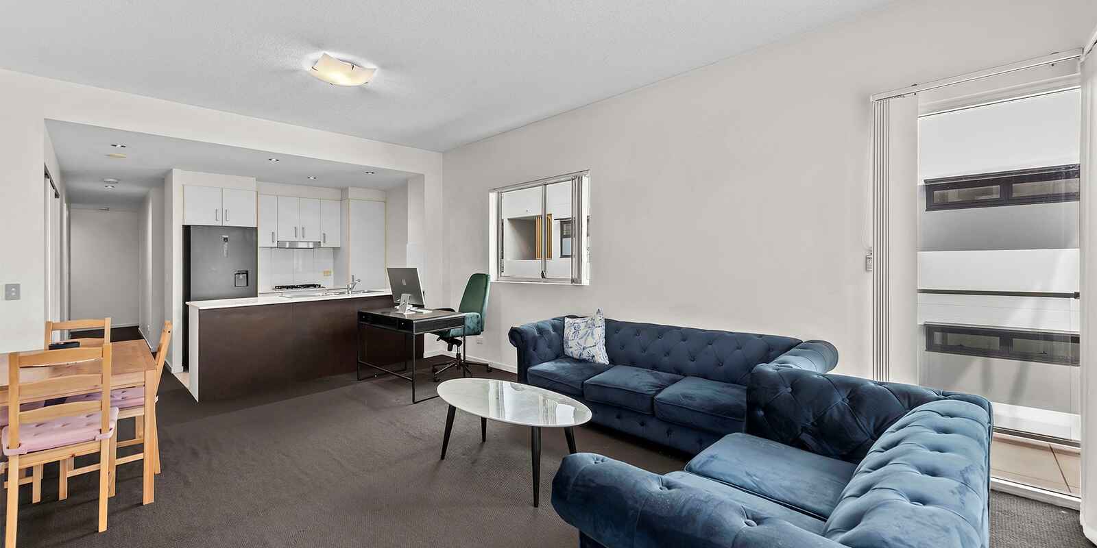 43/28 Ferry Road West End