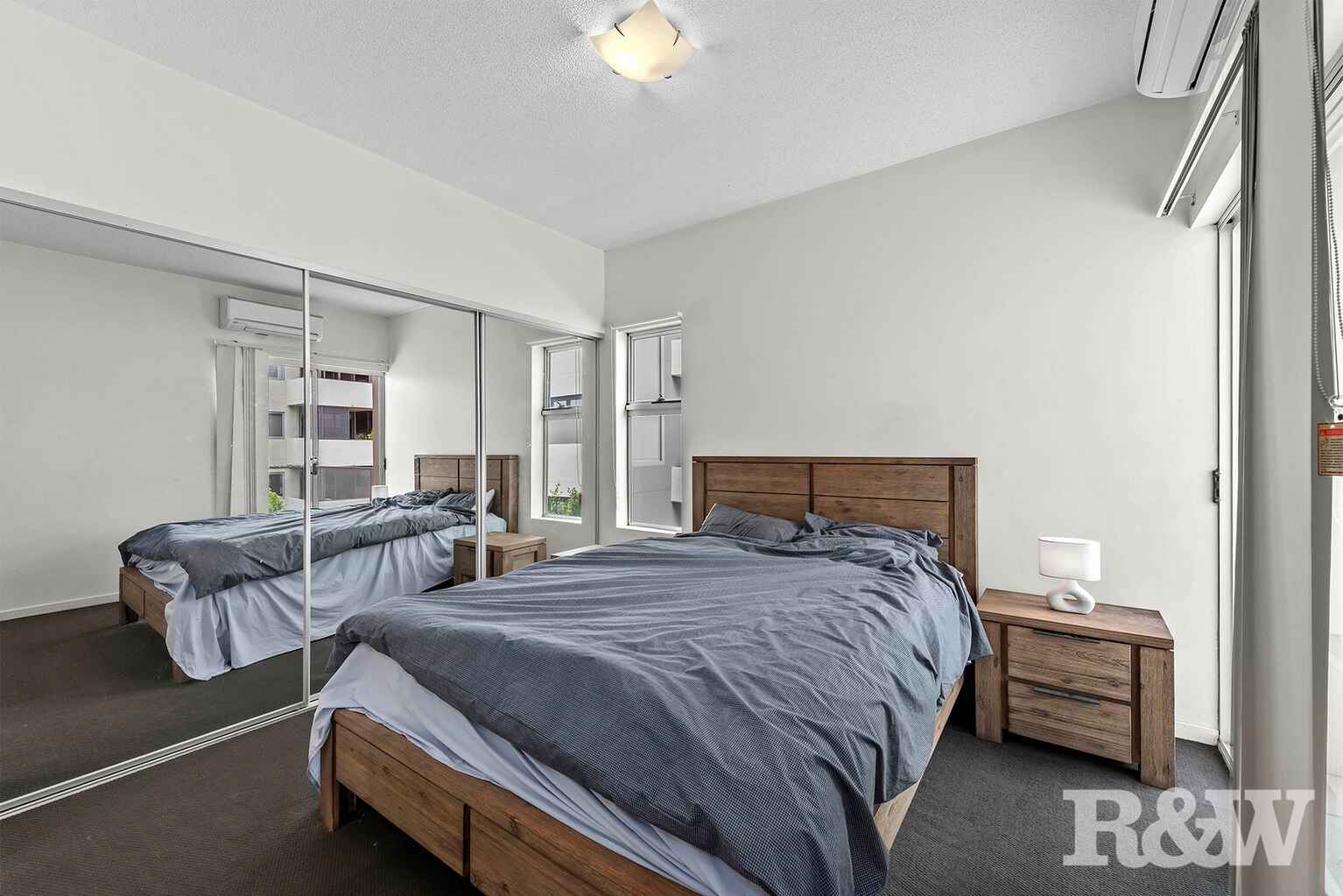 43/28 Ferry Road West End