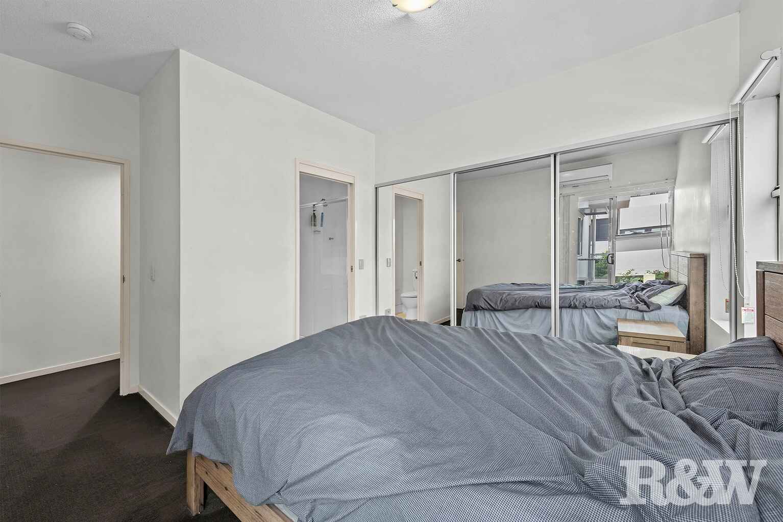 43/28 Ferry Road West End