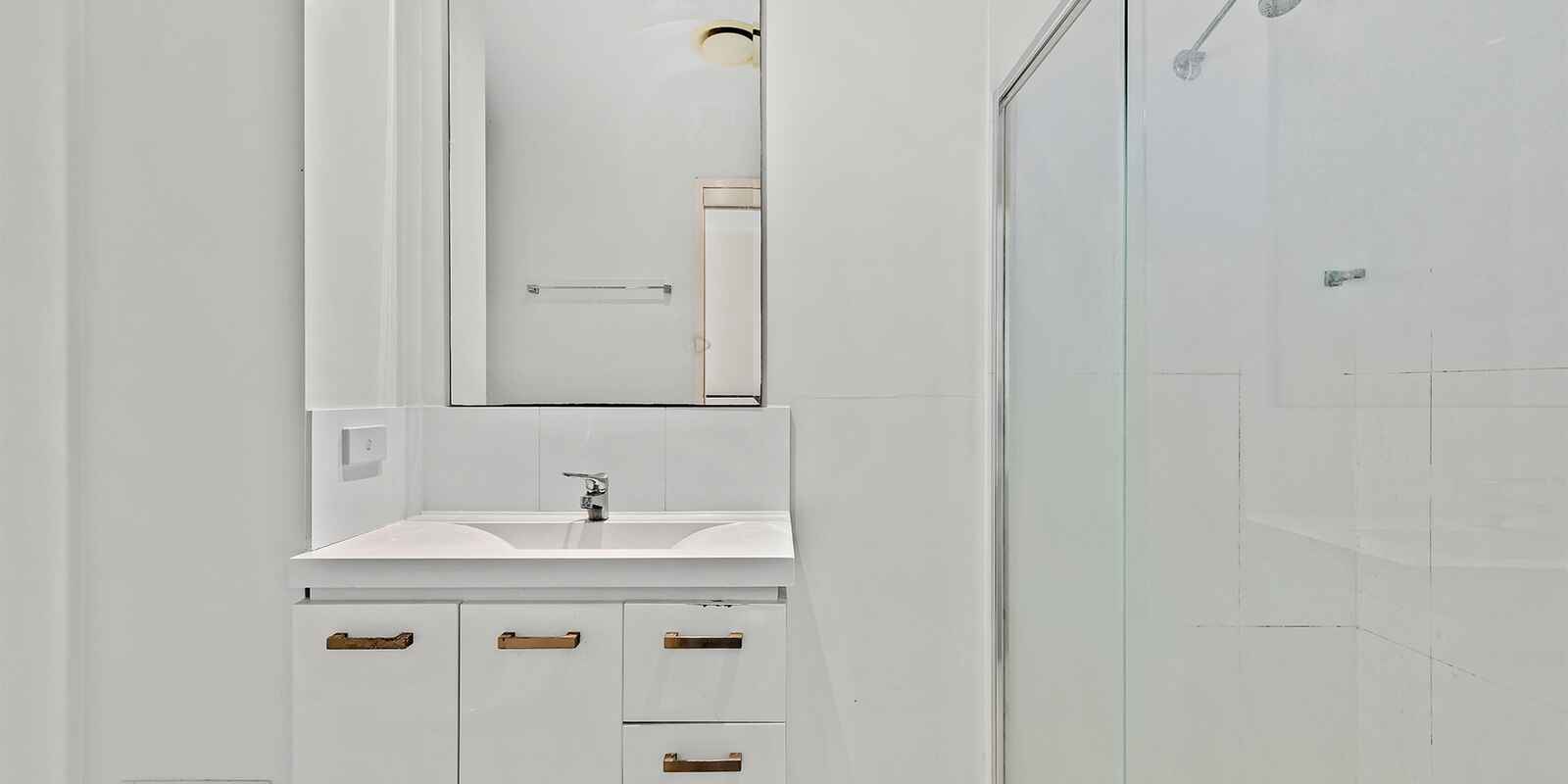 43/28 Ferry Road West End