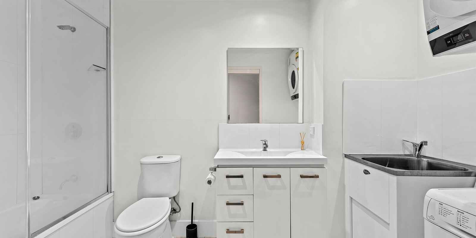 43/28 Ferry Road West End