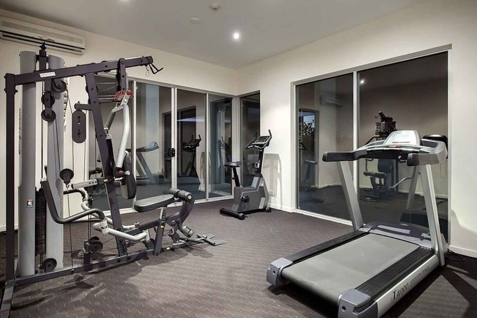 43/28 Ferry Road West End