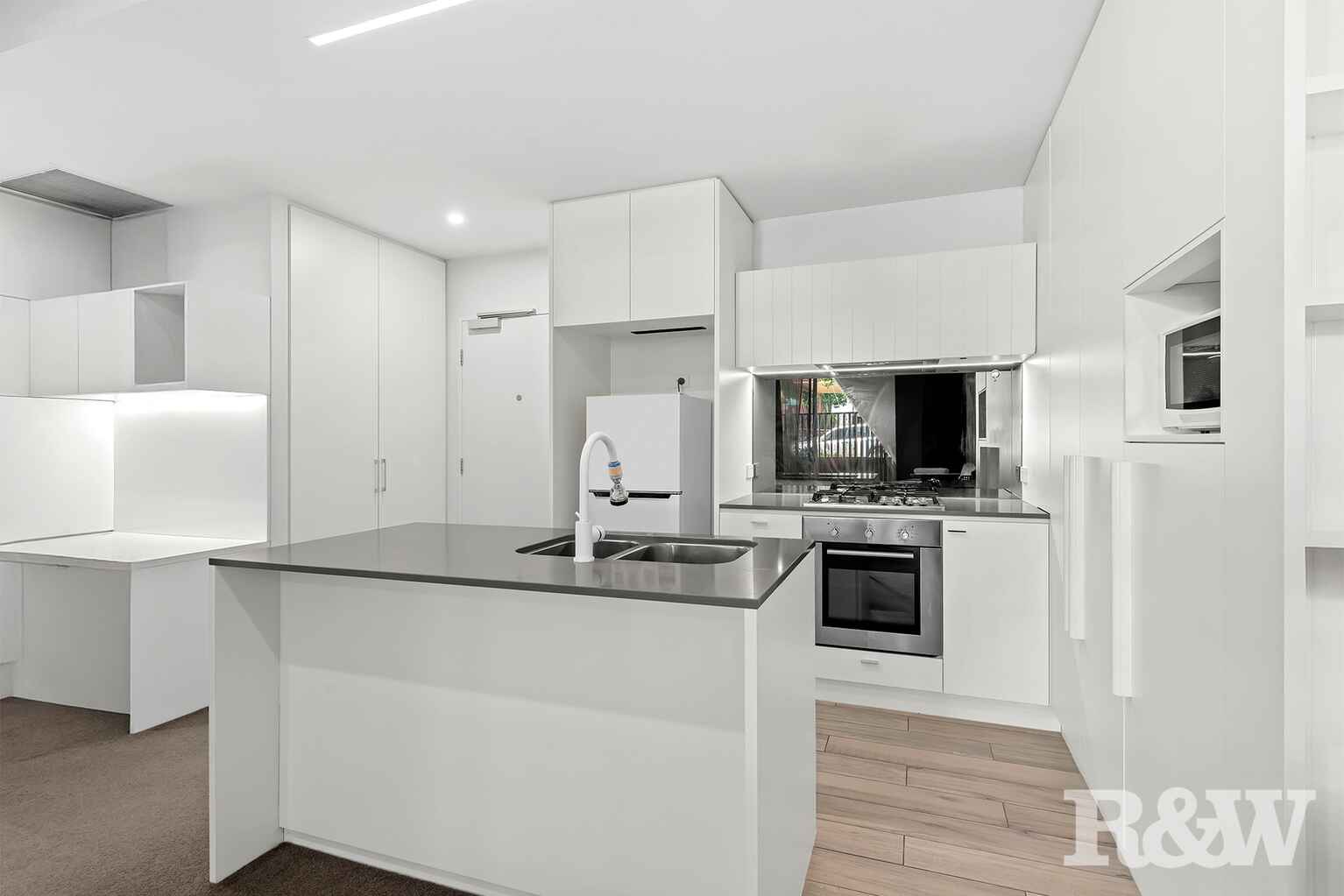 502/18 Hubert Street Woolloongabba