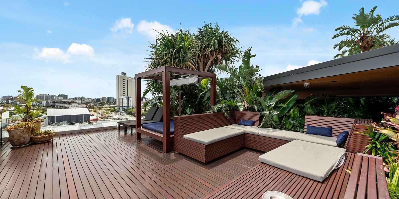 502/18 Hubert Street Woolloongabba
