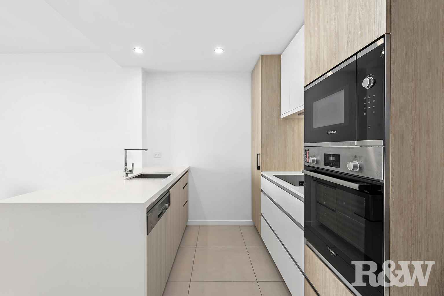 305/8 Zillah Street Stones Corner