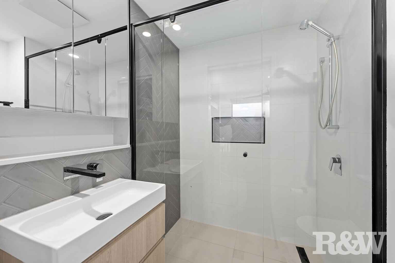 305/8 Zillah Street Stones Corner