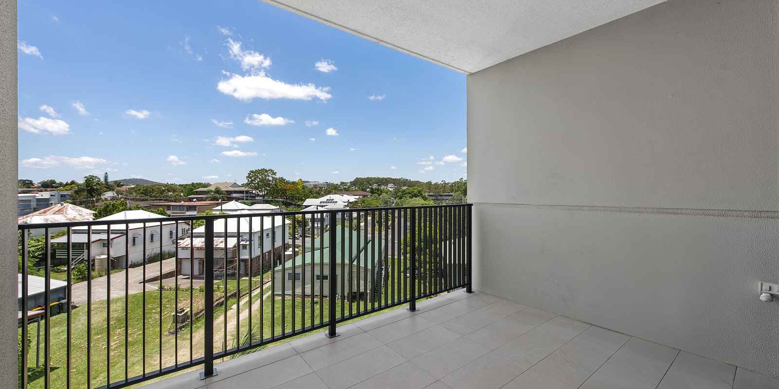 305/8 Zillah Street Stones Corner