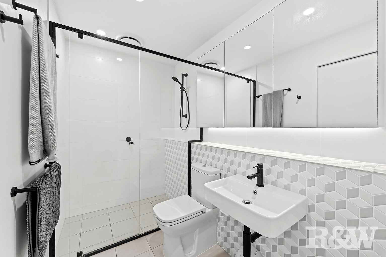 1705/62 Logan Road Woolloongabba