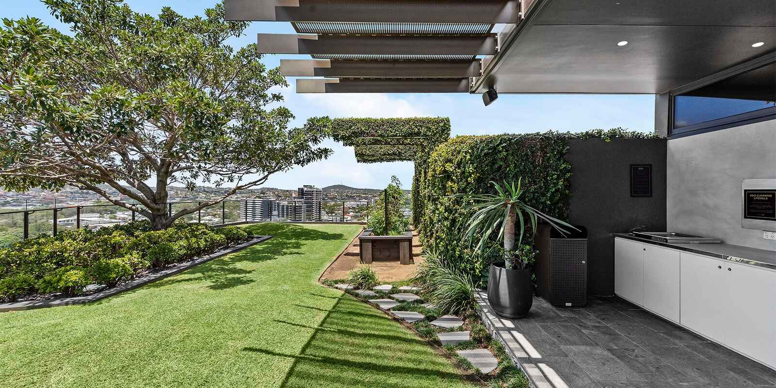 1705/62 Logan Road Woolloongabba