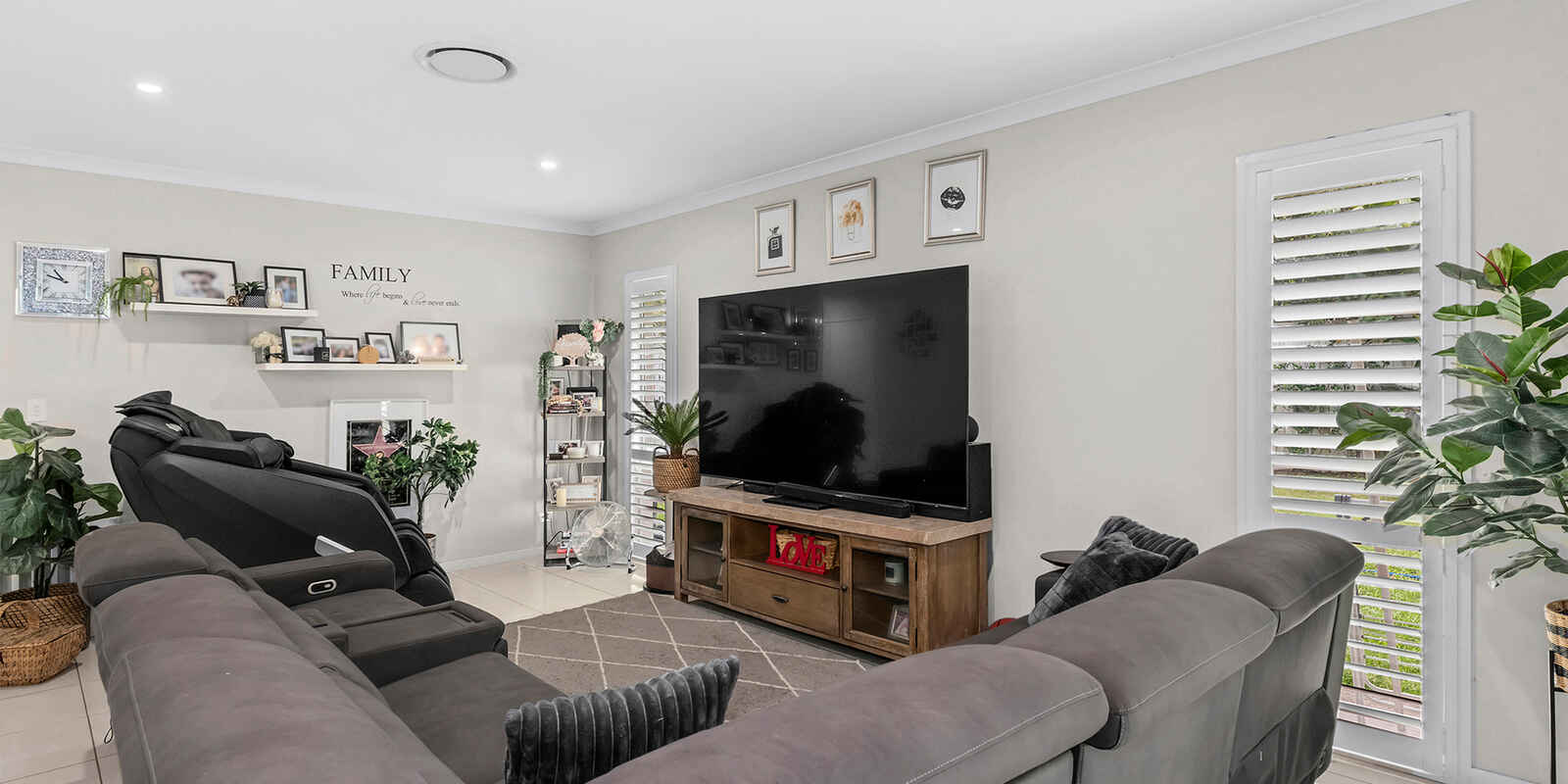 2 Poppy Place The Gap