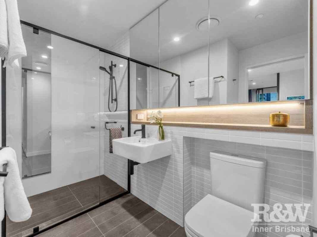 611/4 Edmondstone Street South Brisbane