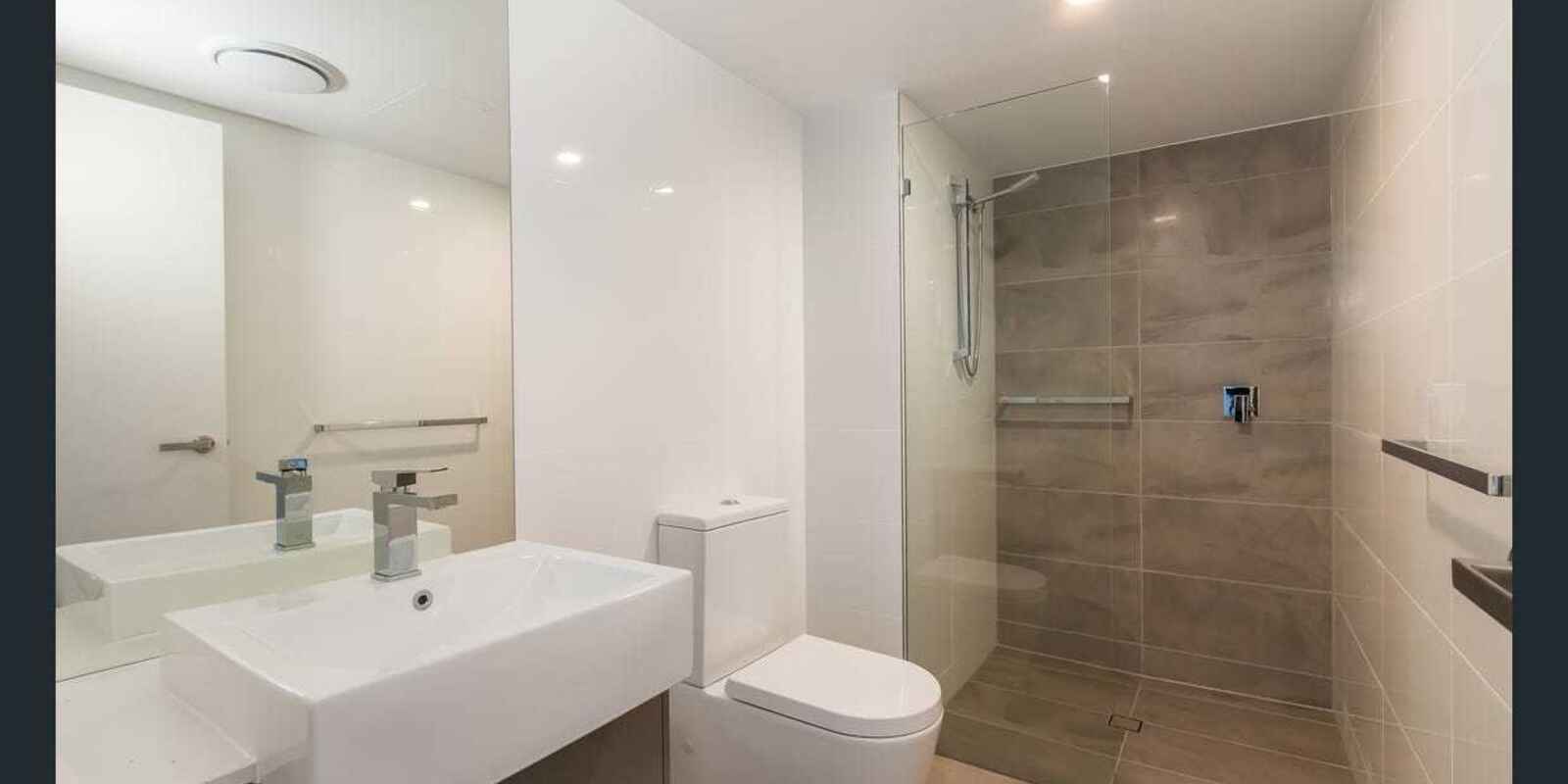 902/45 Wellington Road East Brisbane