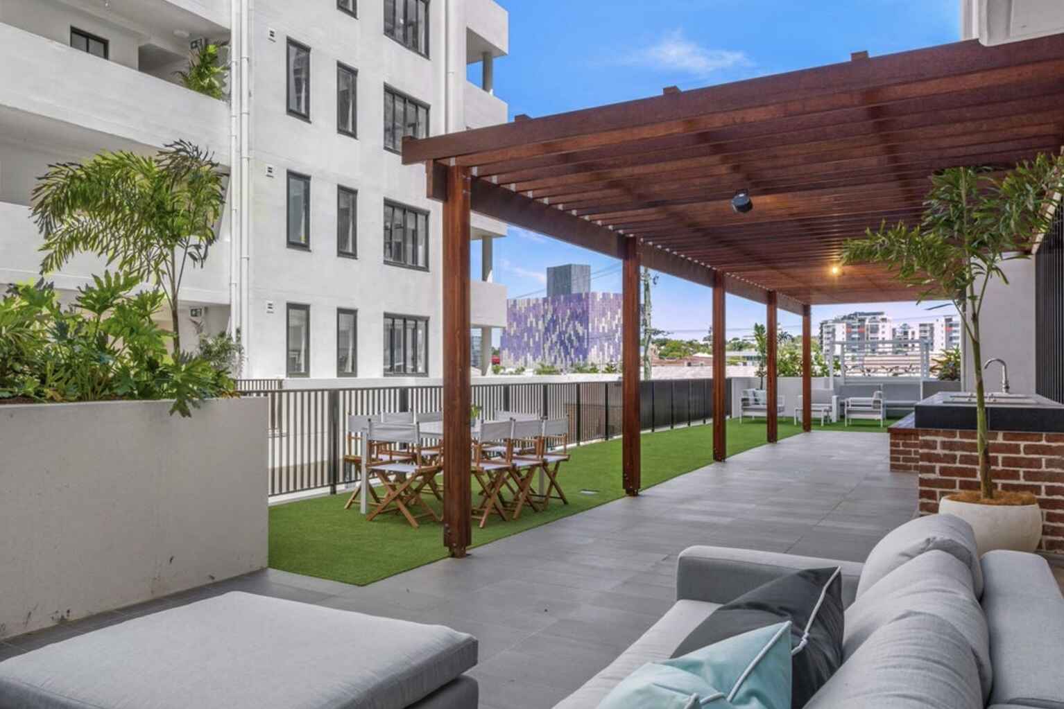 902/45 Wellington Road East Brisbane