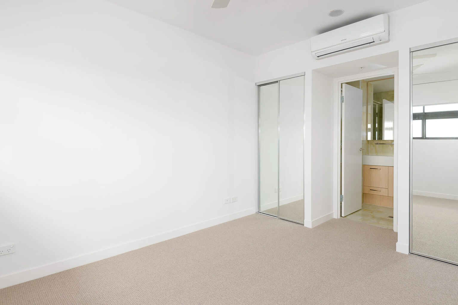 910/70-74 Carl Street Woolloongabba