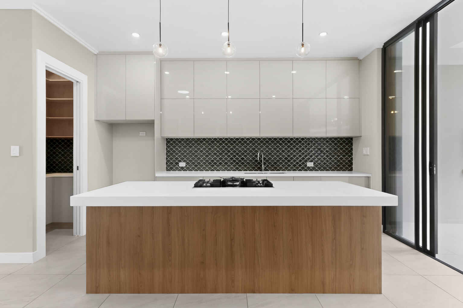 2/34 Salstone St Kangaroo Point