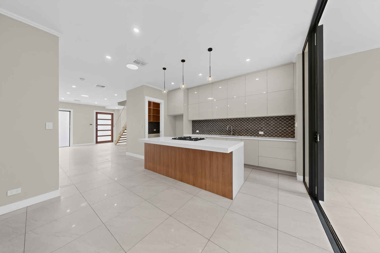 2/34 Salstone St Kangaroo Point