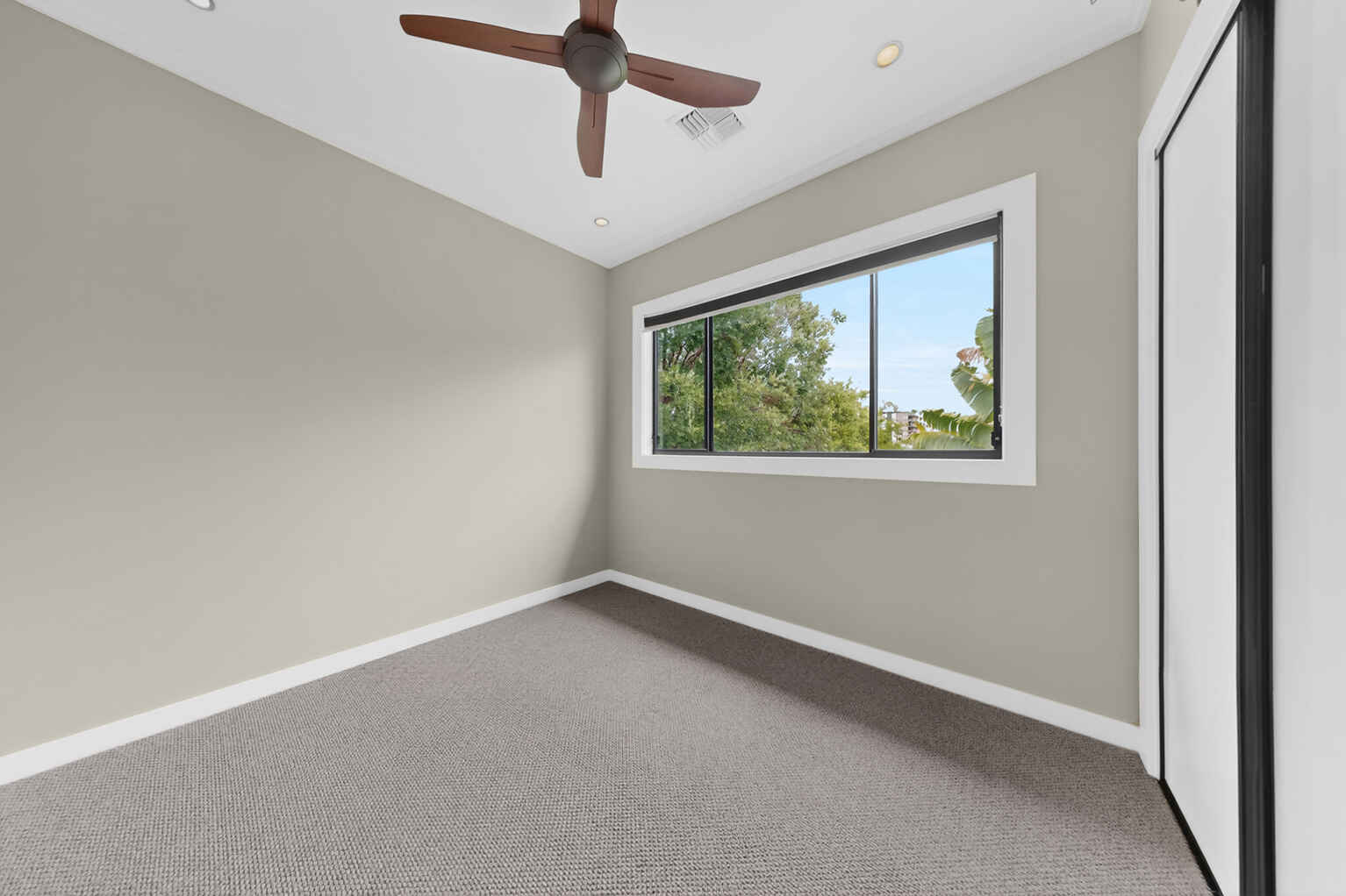 2/34 Salstone St Kangaroo Point