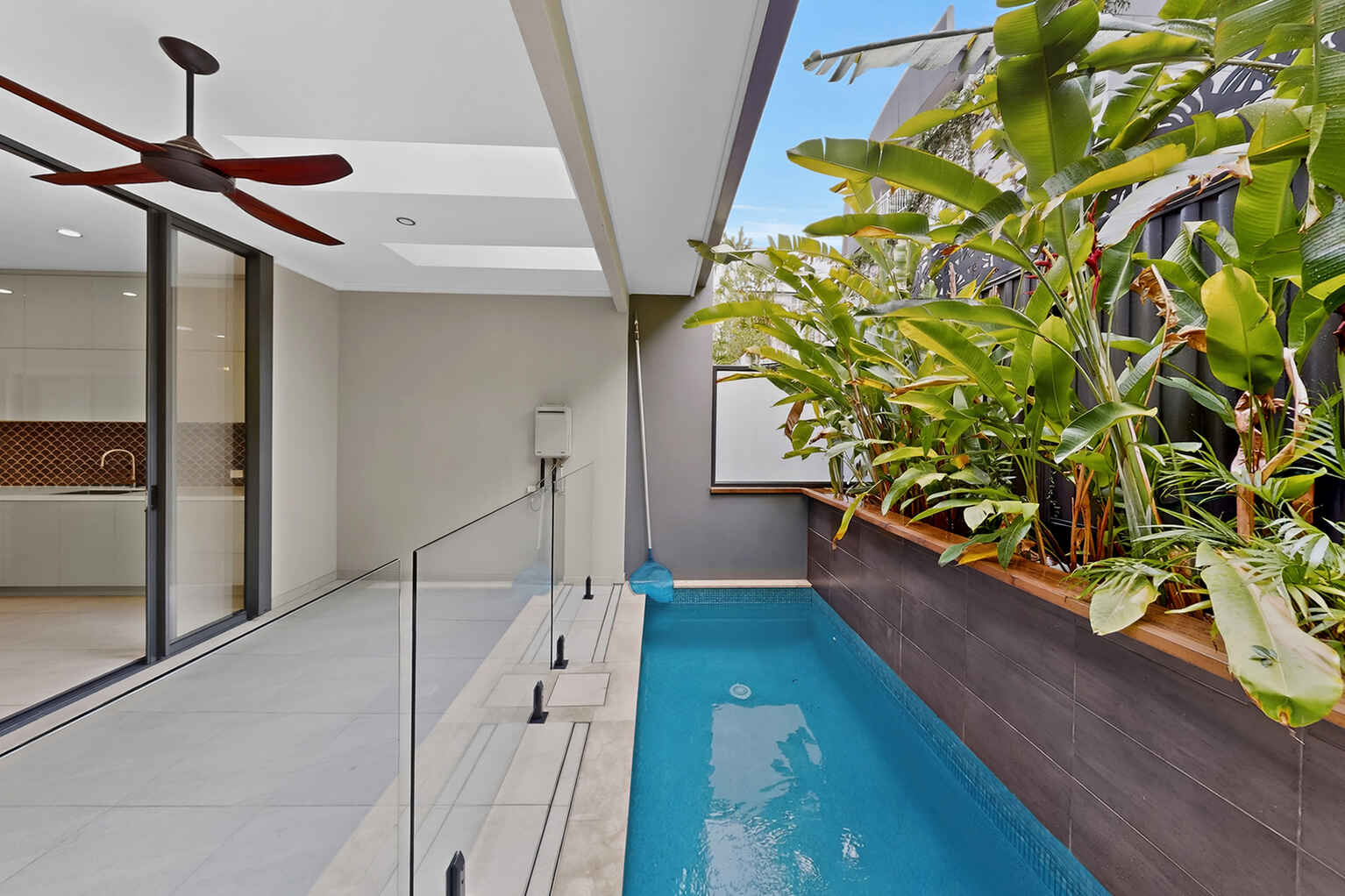 2/34 Salstone St Kangaroo Point