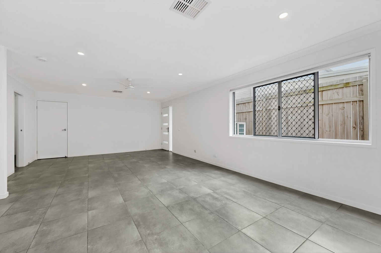 17/20 Eminence Lane Bridgeman Downs